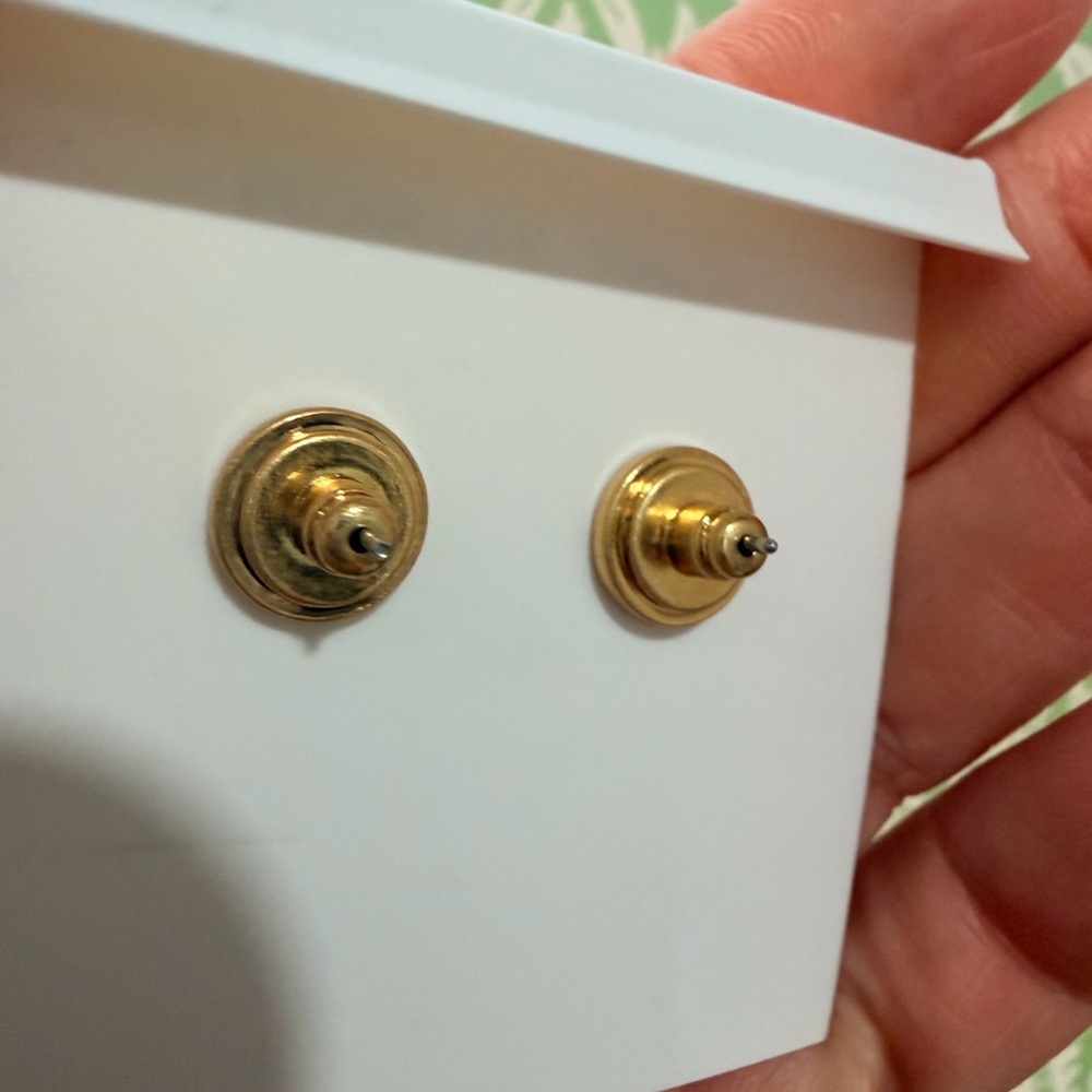 Tory Burch Gold Tone Metallic Hammered Heart Studs - New - Picture 3 of 5